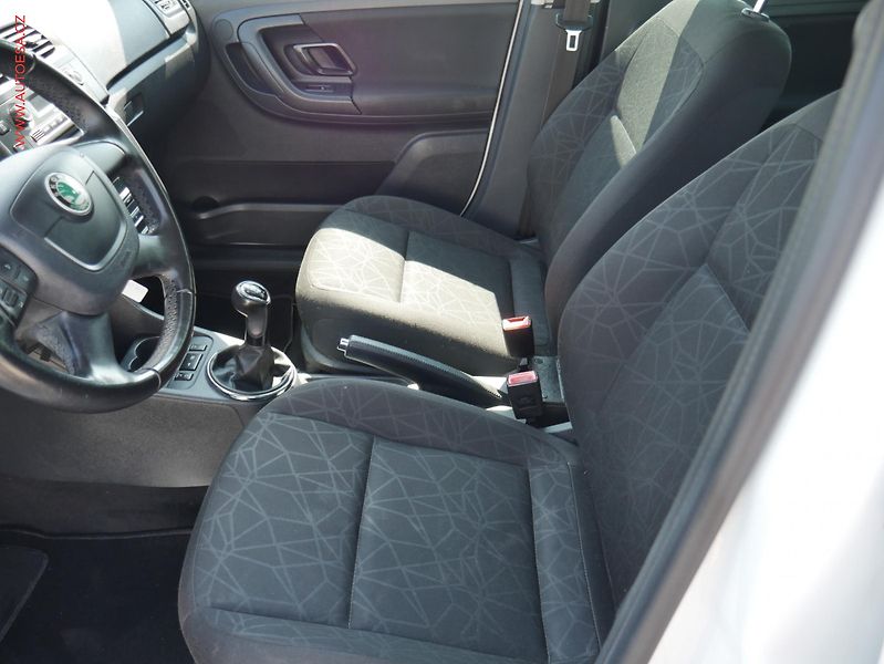 Škoda Fabia (2012) 1.2 TSi, Ambition - fotka 9 z 19