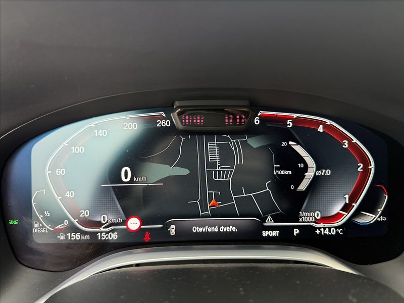 BMW Řada 7 3,0 xDrive 740d - fotka 16 z 39