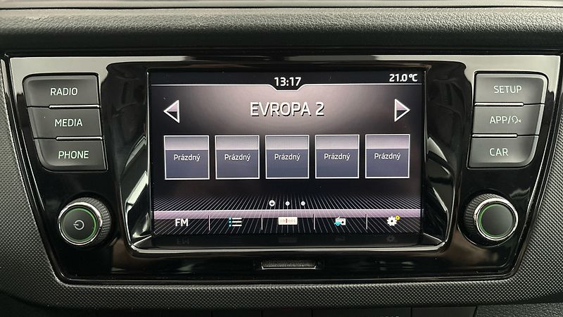 Škoda Fabia 1.0 TSI Ambition Combi - fotka 11 z 25
