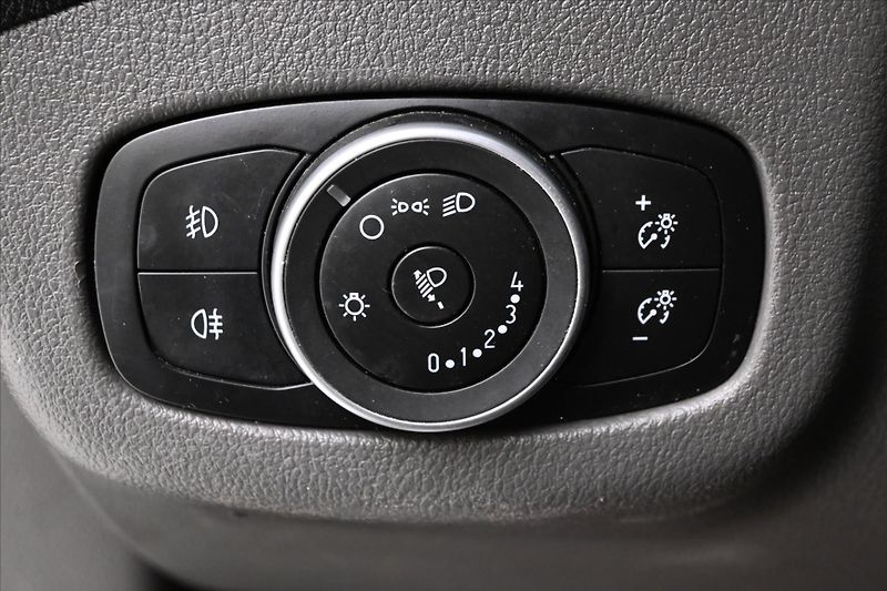Ford Transit Connect 1,5 TDCI 76 kW Ecoblue Záruka - fotka 25 z 28