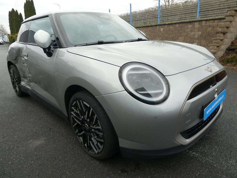 Mini Cooper E 135kW  - fotka 2 z 16