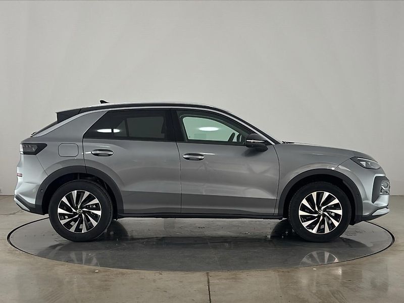 Volkswagen T-Roc (2026) SUV - fotka 16 z 28
