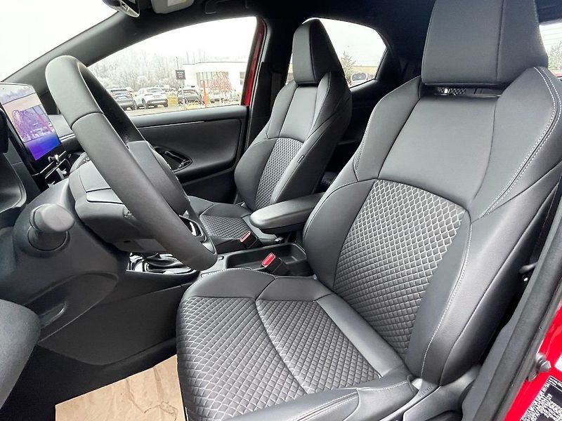 Toyota Yaris 1.5 HEV 130k Executive - fotka 14 z 24