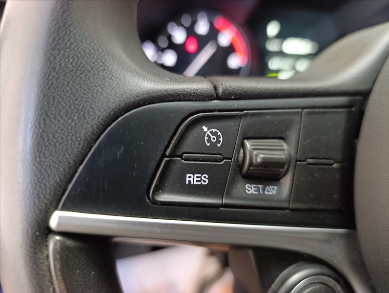 Alfa Romeo Giulia 2,2 JTD Automat Navi ,Tempomat - fotka 27 z 33
