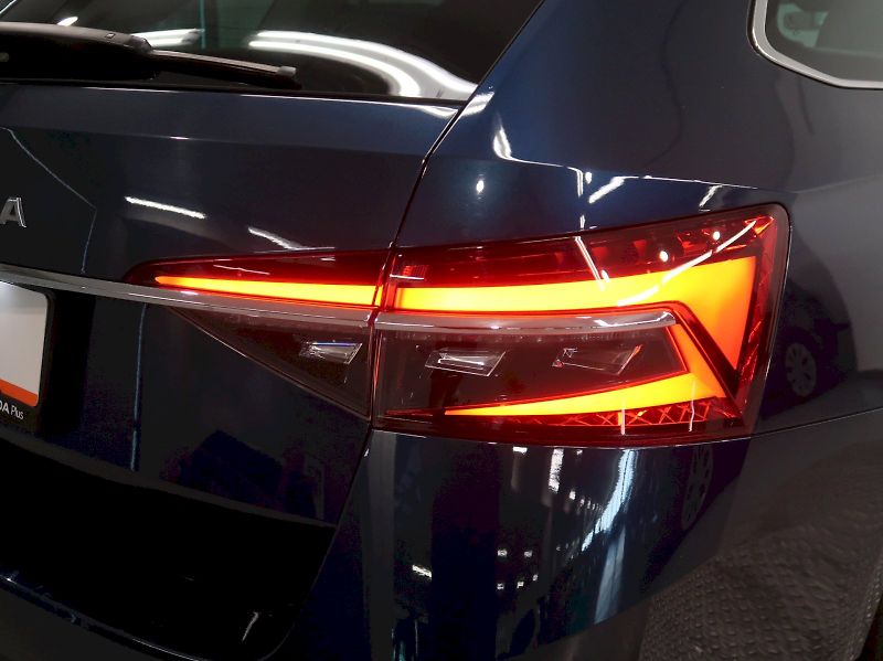 Škoda Superb (2022) LAURIN&KLEMENT 2.0TSI 140KW DS - fotka 11 z 49