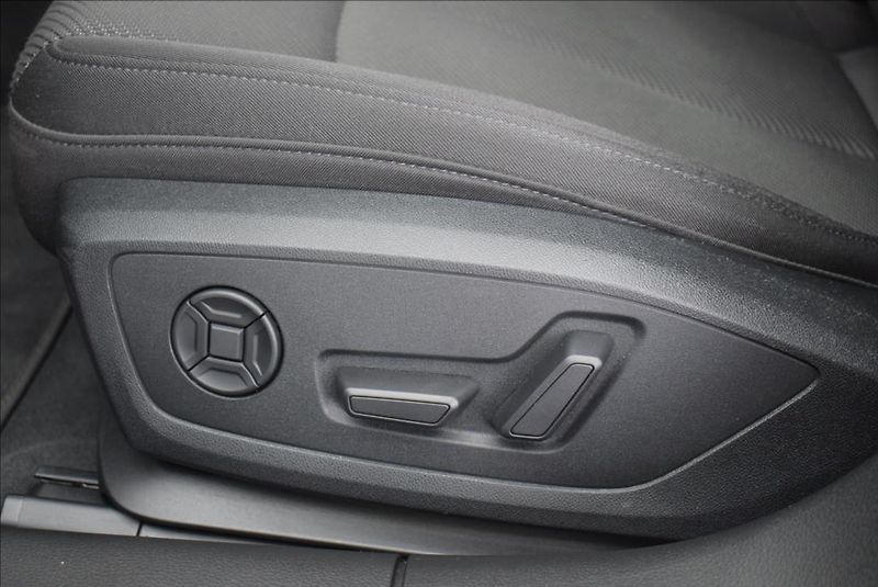 Audi A6 2,0 TDi, ČR,QUATTRO,záruka, - fotka 31 z 37