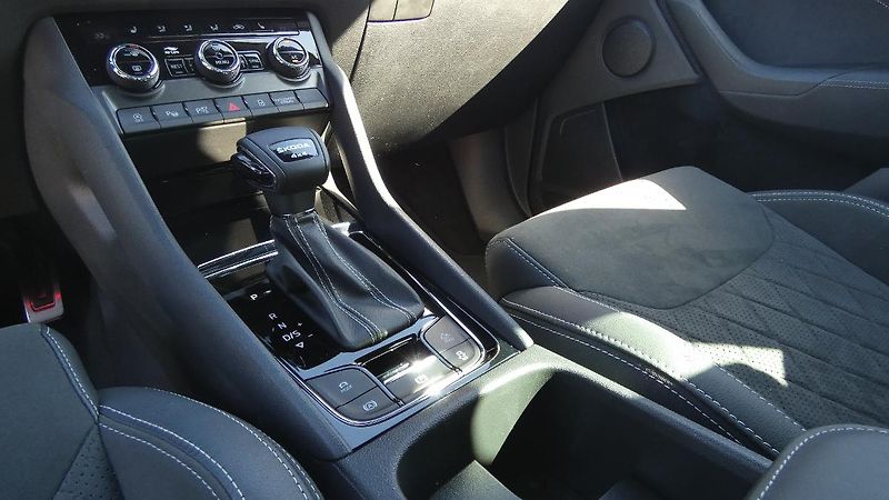 Škoda Kodiaq 2,0 TDI DSG 4x4 Sportline Excl - fotka 6 z 25