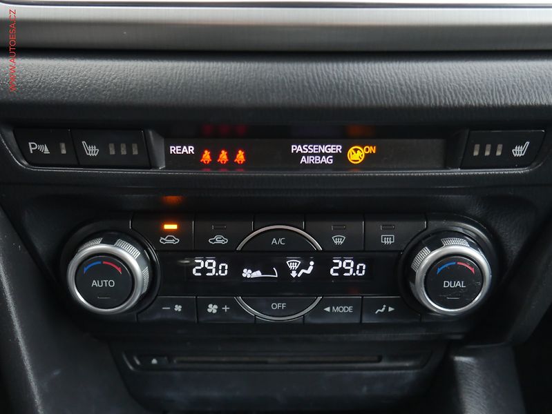Mazda 3 (2014) 2.0 i, Sport, navi, xenon - fotka 16 z 22