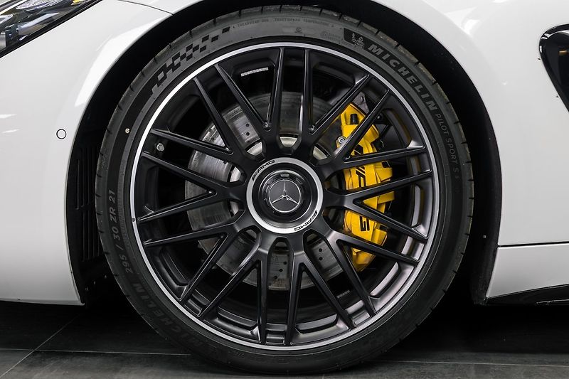 Mercedes-Benz AMG GT 63 4M+ AMG Premium+ HuD Burm P - fotka 11 z 30