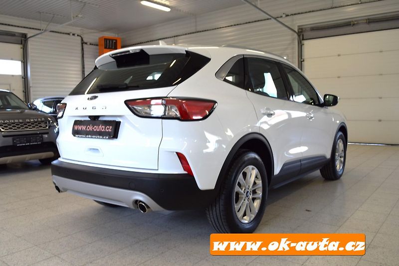 Ford Kuga 1.5 EBLUE TITANIUM 56 000 KM - fotka 8 z 57