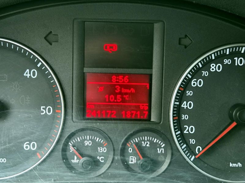 Volkswagen Golf TDi 103kW SPORT,ROZVODY - fotka 31 z 33