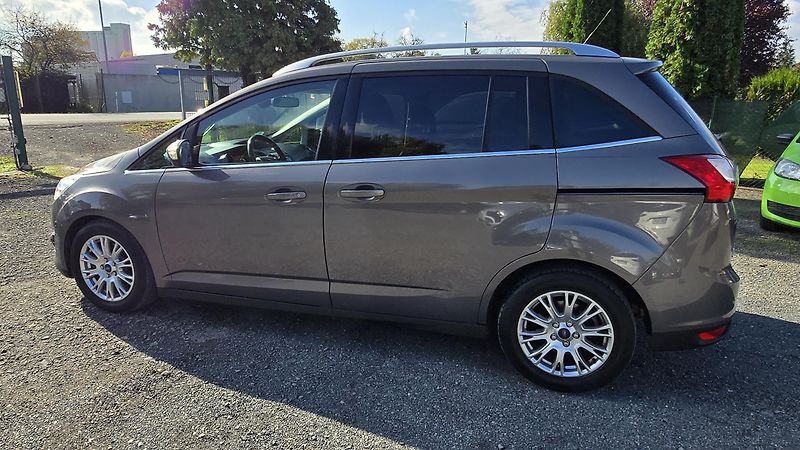 Ford Grand C-MAX 1.6 16V TITANIUM 7MÍSTNÝ  - fotka 10 z 42