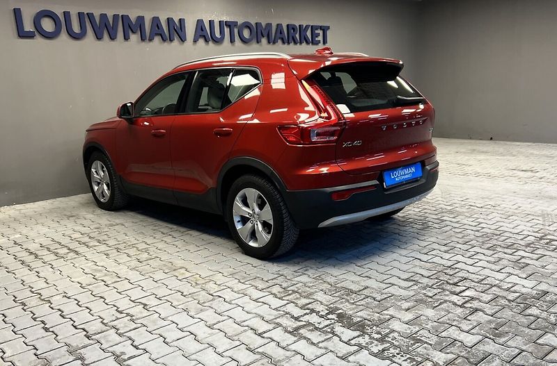 Volvo XC40 D3 AT AWD Momentum - fotka 17 z 18