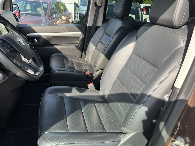 Toyota ProAce Verso (2021) 2.0D 130Kw Webasto Panorama - fotka 13 z 25