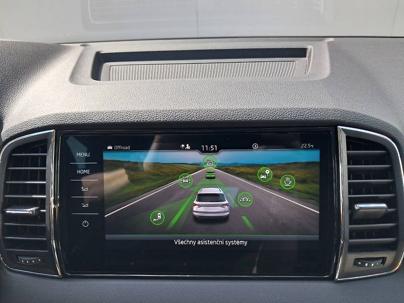 Škoda Karoq (2025) Top SELECTION 2.0 TDI / 110 kW - fotka 10 z 33