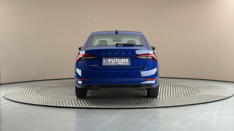 Škoda Octavia 2.0 TDI Ambition - fotka 5 z 24