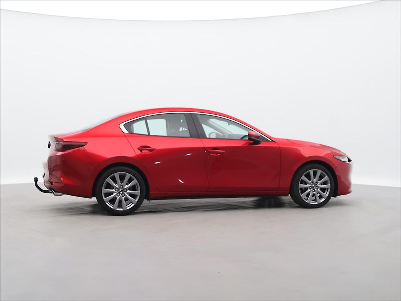 Mazda 3 2,0 Sky-Active 90kW CZ 1.Maj - fotka 8 z 24