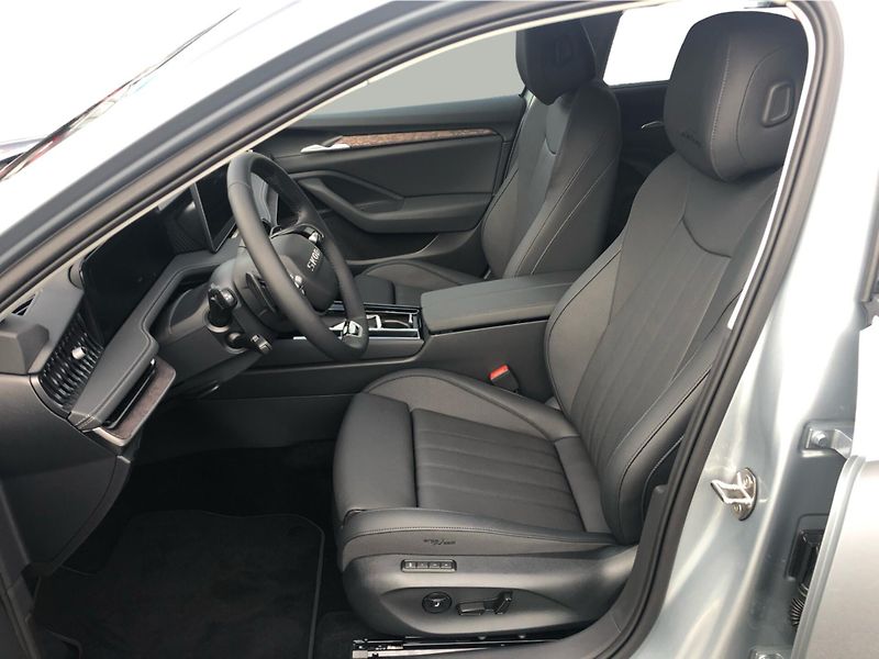 Škoda Superb Combi - fotka 11 z 30