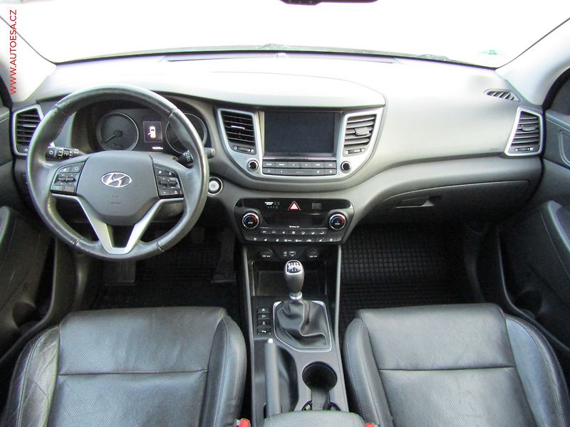 Hyundai Tucson (2015) 2.0 CRDi 4WD, Premium, panor - fotka 8 z 22