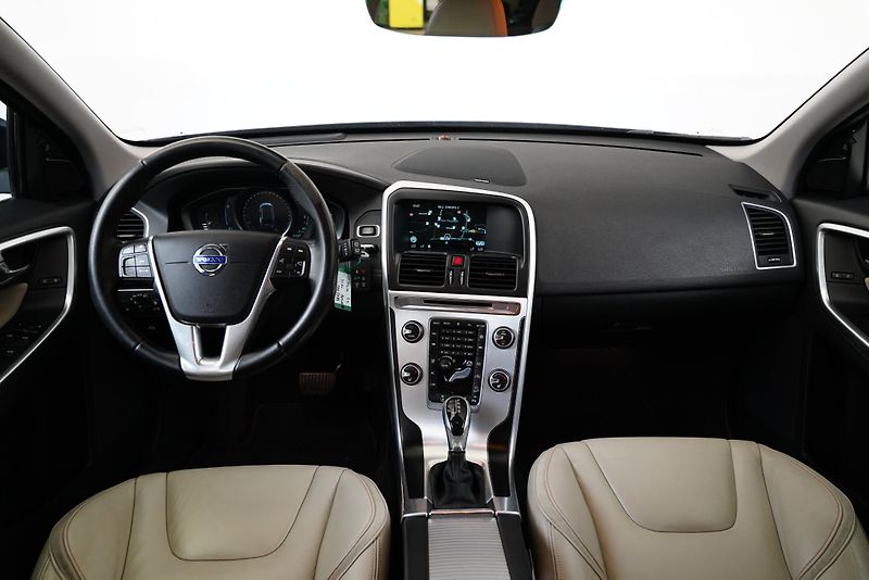 Volvo XC60 - fotka 5 z 25