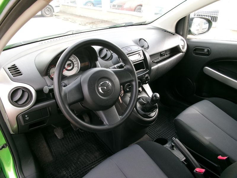 Mazda 2 (2008) 1,3i - ZADÁNO - fotka 25 z 29