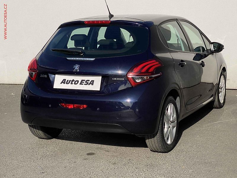 Peugeot 208 (2018) 1.2 PT, Signature - fotka 4 z 16