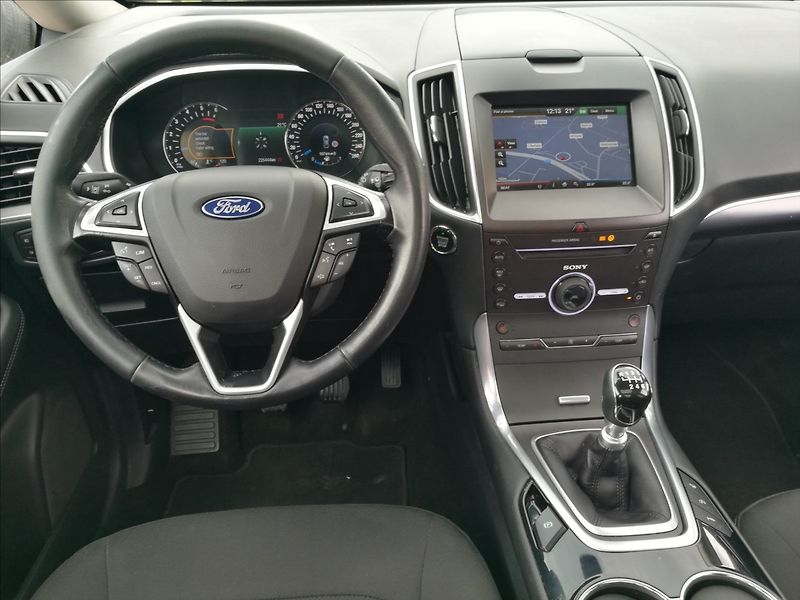 Ford Galaxy 2,0 TDCi AWD 7míst Titanium - fotka 5 z 29
