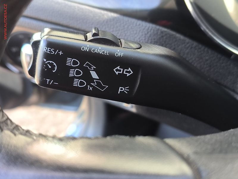 Škoda Superb (2014) 2.0 TDi, Elegance, TZ - fotka 16 z 19