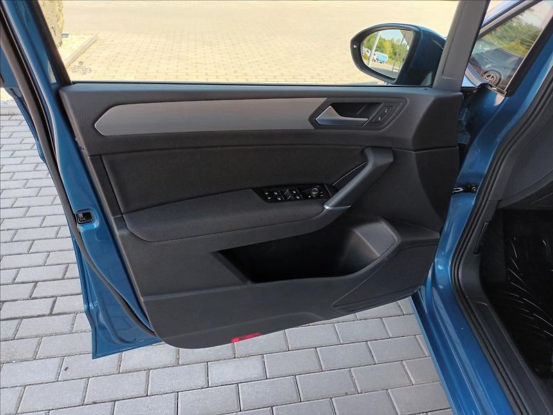 Volkswagen Touran 1,4 REZERVACE - fotka 17 z 46