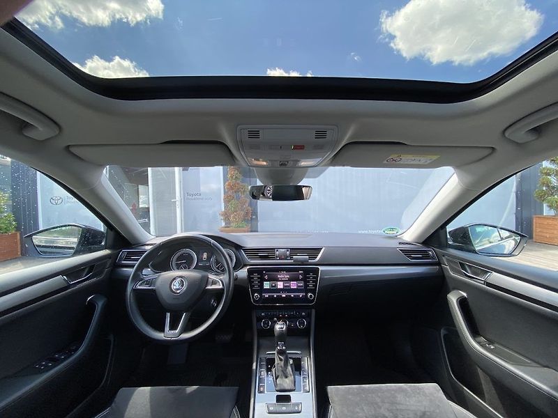 Škoda Superb 2.0TDi, DSG, 4x4, panorama - fotka 14 z 35