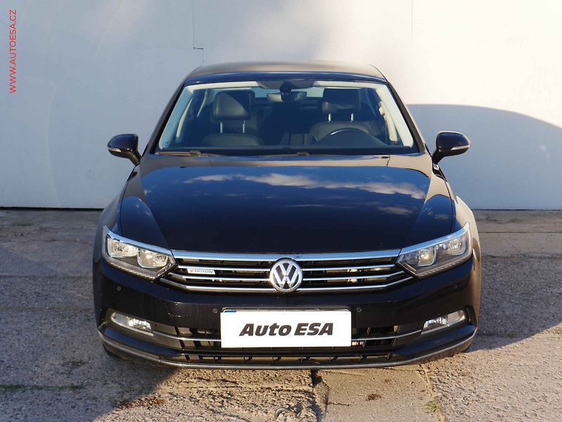 Volkswagen Passat (2017) 2.0TDi 4x4, ČR, Highline, DSG - fotka 2 z 15