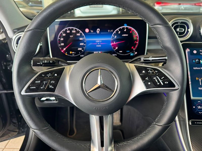 Mercedes-Benz Třídy C Avantgarde 4 MATIC kombi - fotka 12 z 20