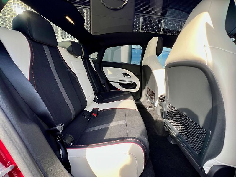 Mercedes-Benz CLA (2025) 350 4MATIC EQ Linie AMG - fotka 11 z 25