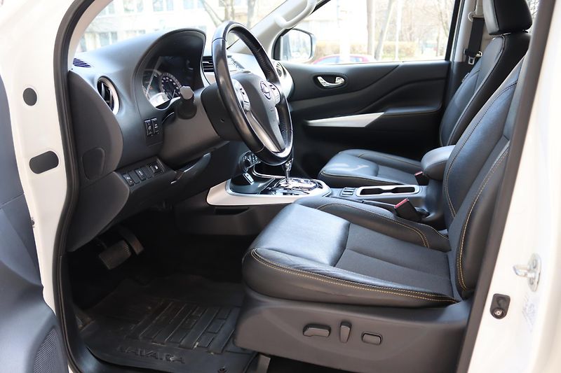 Nissan Navara 2.3dCi 4X4 AT 140kW DPH - fotka 21 z 50