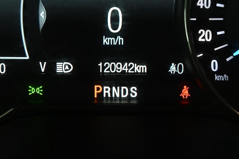 Ford S-MAX 2,0 EcoBlue 110 kW AT8 Titaniu - fotka 14 z 32