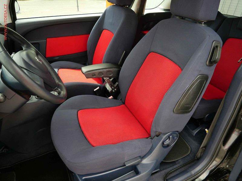 Peugeot 1007 (2006) 1.4HDi, ČR, AC, TZ, navi - fotka 9 z 17