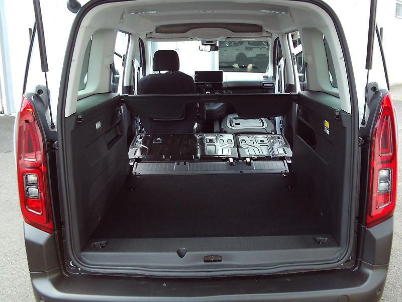 Citroën Berlingo (2026) XL PLUS Profi Petrol 110k Man - fotka 6 z 16