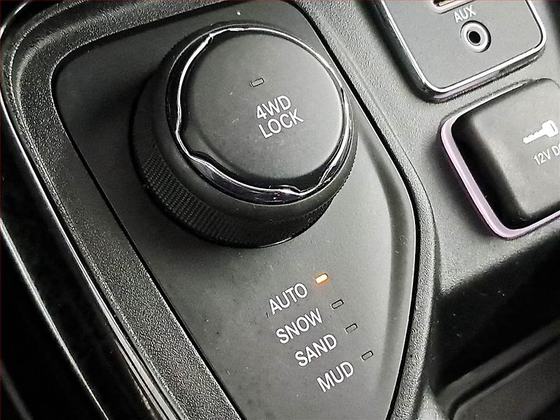 Jeep Compass (2017) 1.4 MultiAir, 4X4, Automat - fotka 17 z 23