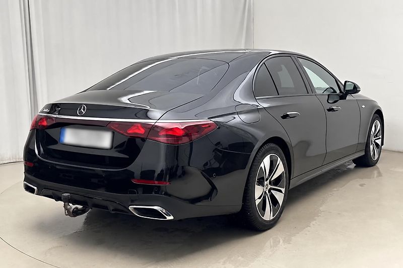 Mercedes-Benz Třídy E E300e AMG Premium 2xALU - fotka 2 z 11