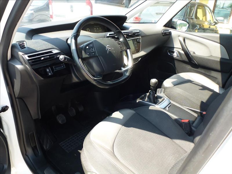 Citroën C4 Picasso 1,2 PureTech 130 S&S MAN6 NAVI - fotka 15 z 56