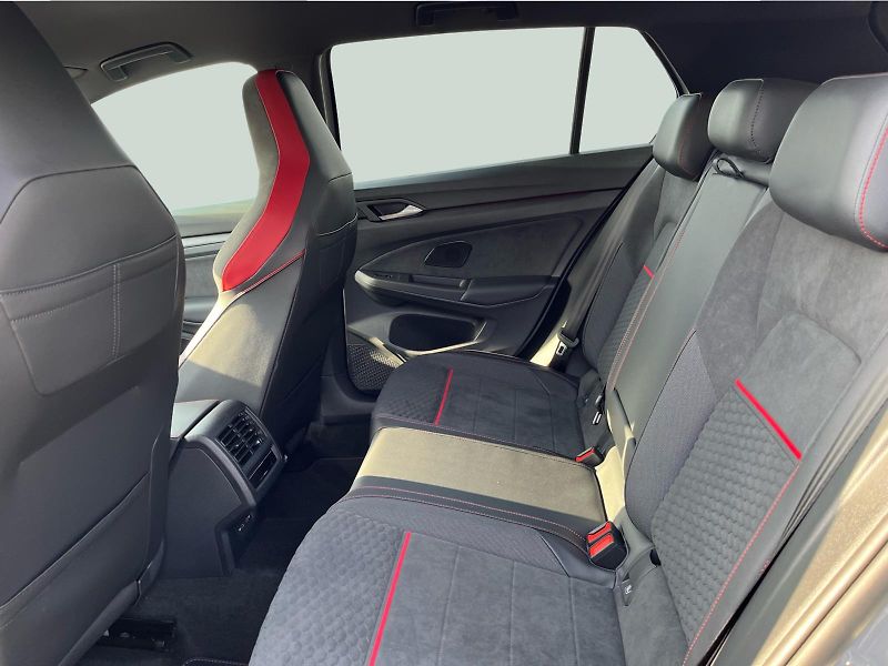Volkswagen Golf GTI Clubsport 2,0 TSI 221 kW 7 - fotka 12 z 24