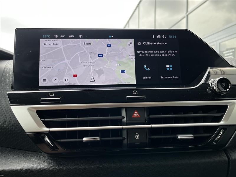 Citroën C4 1,2   MAX EAT8 - fotka 13 z 23