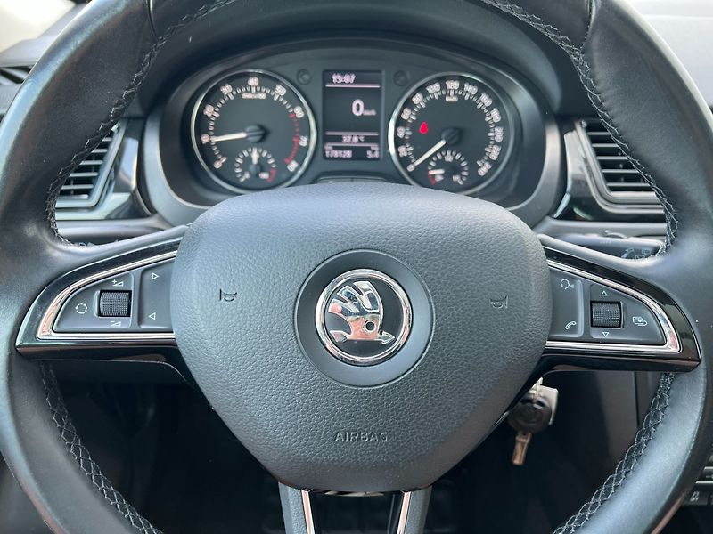 Škoda Rapid (2013) 1.2TSi Spaceback! Panorama! - fotka 23 z 26