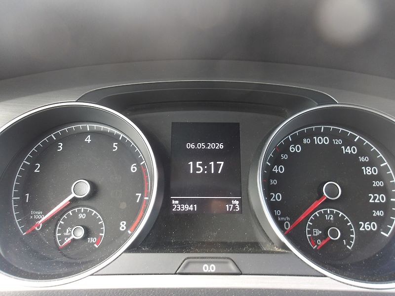 Volkswagen Golf 1,4TSi 92kW ČR ! 2.MAJ.! - fotka 18 z 27