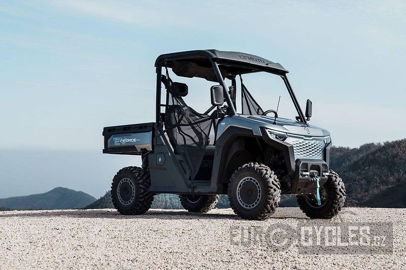 CFMOTO (2026) Gladiator U6 EV - fotka 10 z 19