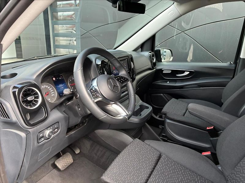 Mercedes-Benz Vito 2,0 119 CDI / Tourer Select / - fotka 13 z 20