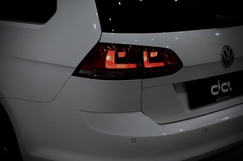 Volkswagen Golf Variant 7 1.4 TSI 92 kW Highline - fotka 9 z 32
