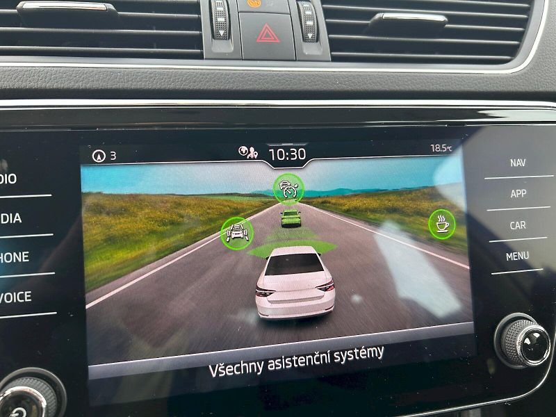 Škoda Superb (2022) STY TD 147/2.0 A7F - fotka 25 z 31
