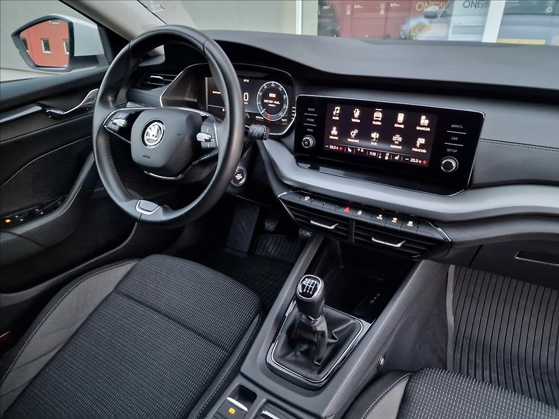 Škoda Octavia 2.0TDI Combi, původ ČR,1.Maj. - fotka 39 z 50