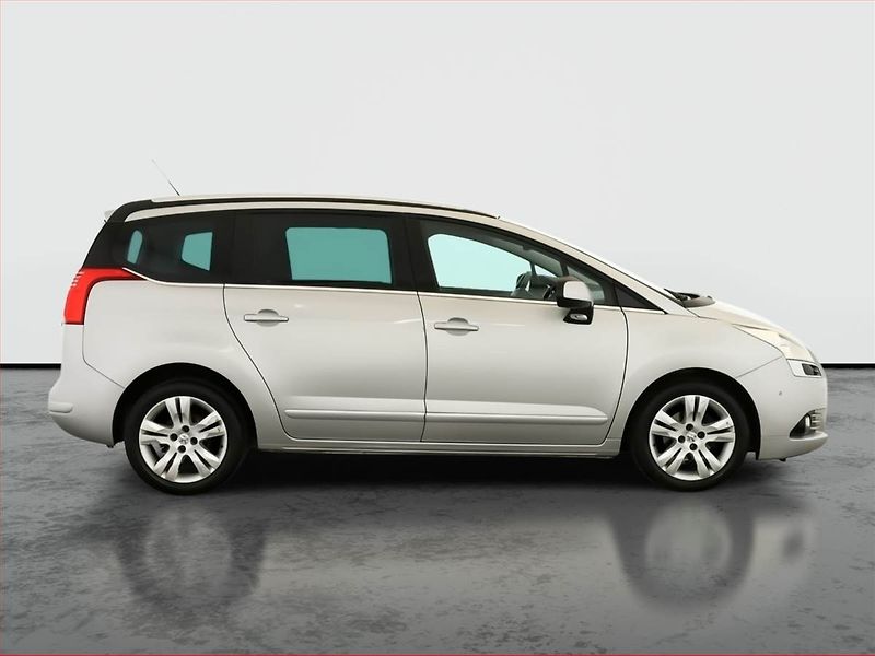 Peugeot 5008 (2011) 1.6 HDi, nová STK, Tažné - fotka 6 z 14